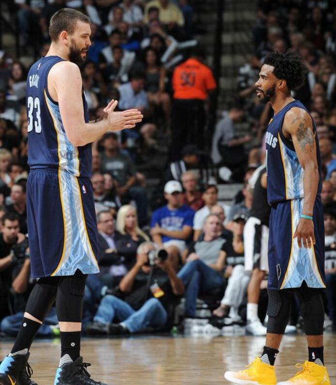 从困境中崛 从困境中崛