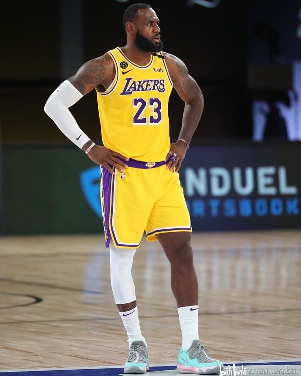 让门将把5 让门将把5